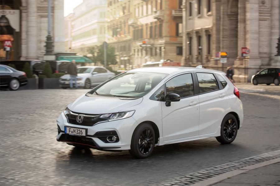  Honda Jazz Dynamic 2017 года  (WW) (фото 37 из 41)
